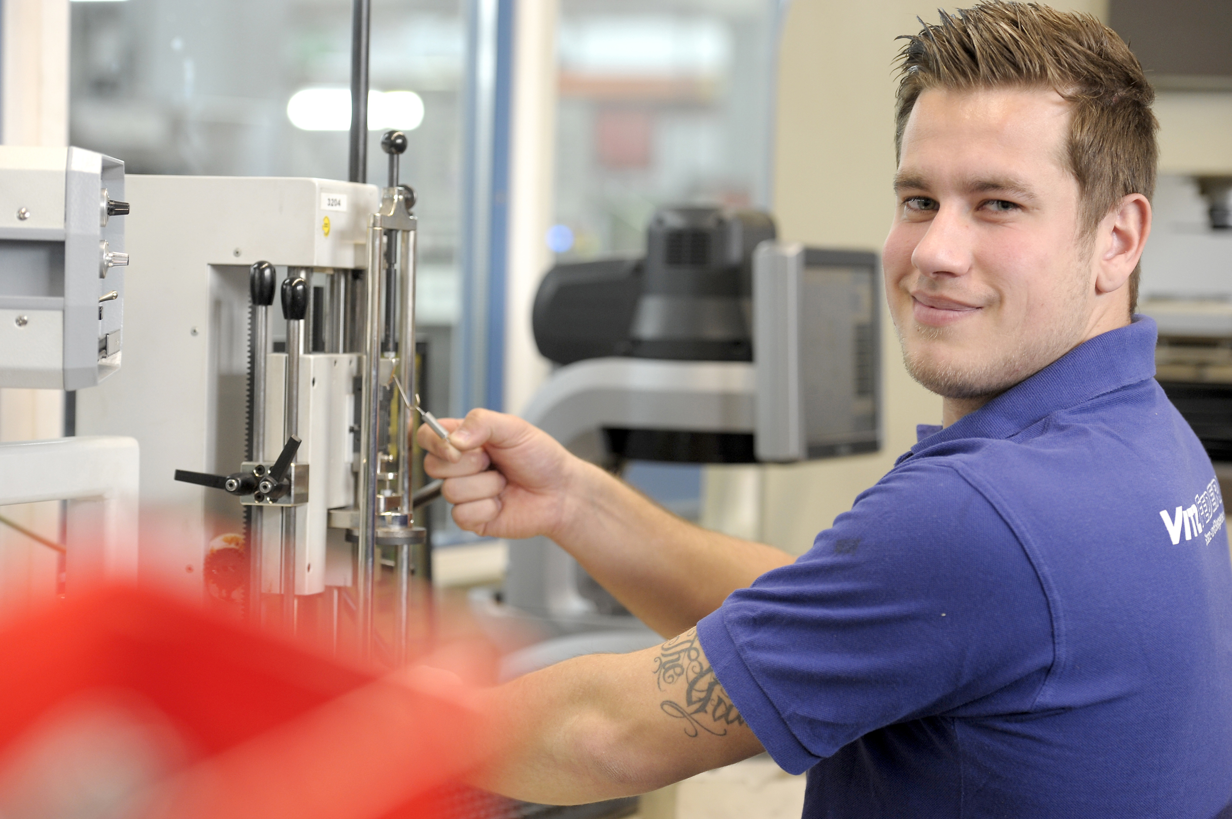 Auf www.das-mache-ich.de gibt es noch Ausbildungsplätze für gewerblich-technische Berufe. Mike Kevin Maron wurde nach seiner Ausbildung zum Maschinen- und Anlagenführer bei Vitz Federn übernommen.
Foto: PR