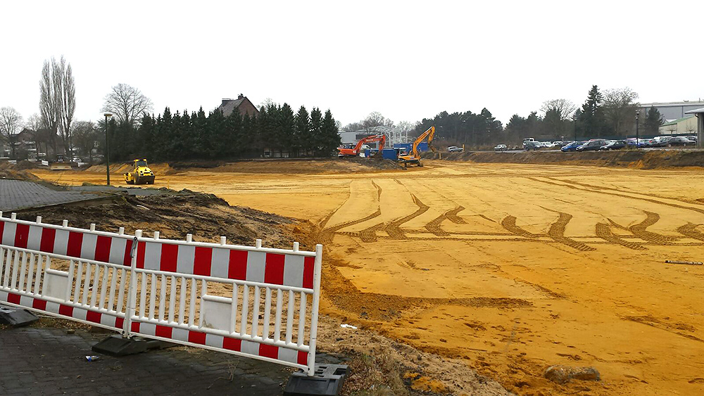 Bismarckstraße: Sand, soweit das Auge reicht. Foto: Borgwardt