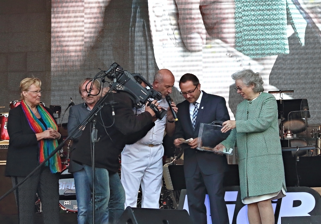 2015 griff auch Bürgermeister Thomas Görtz tief in die Tasche