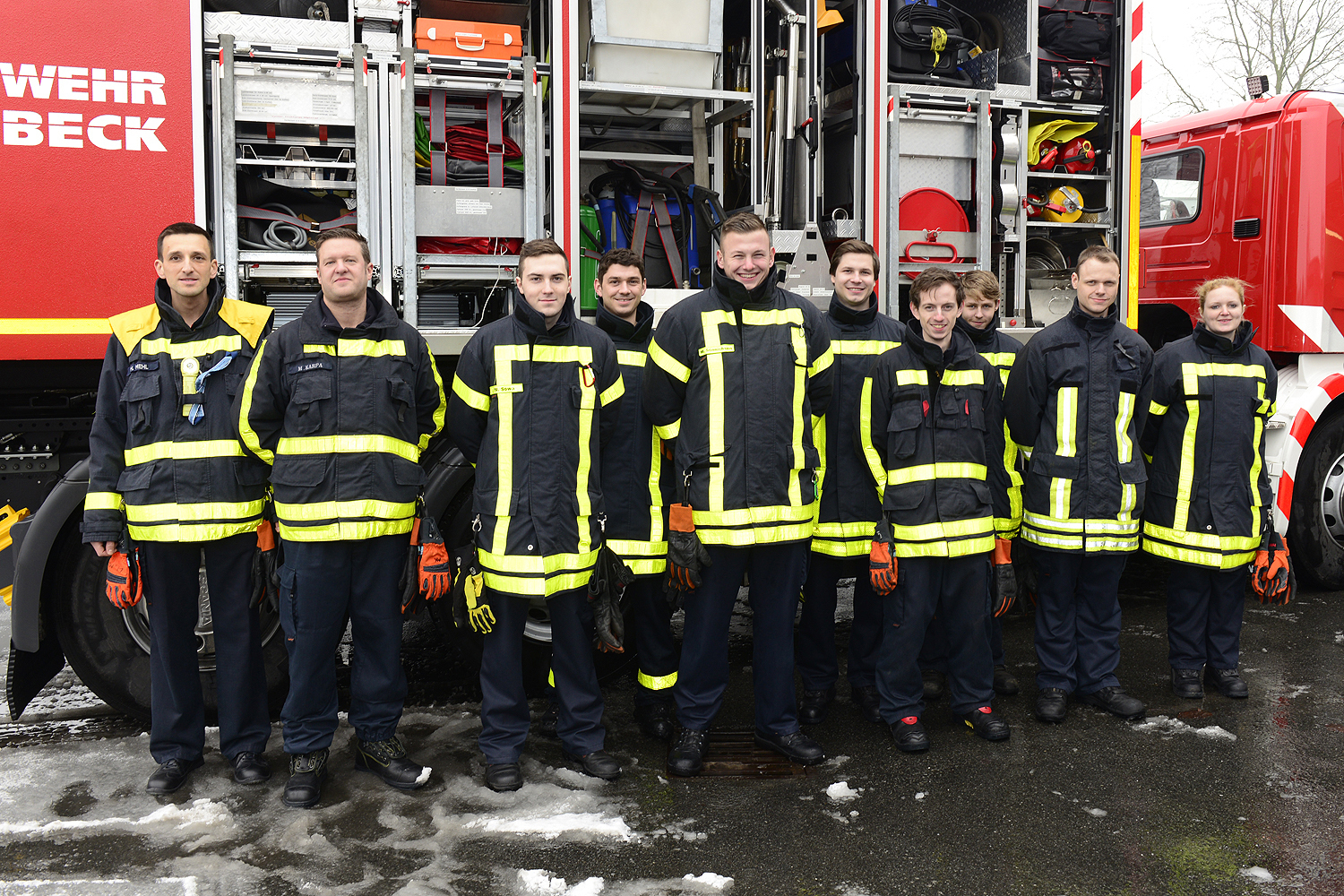 Sieben Mitglieder der Feuerwehr Gladbeck und ein Kamerad aus Dorsten absolvierten jetzt mit Erfolg den den 70 Unterrichtsstunden umfassenden Lehrgang "ABC 1" bei der Feuerwehr Gladbeck.