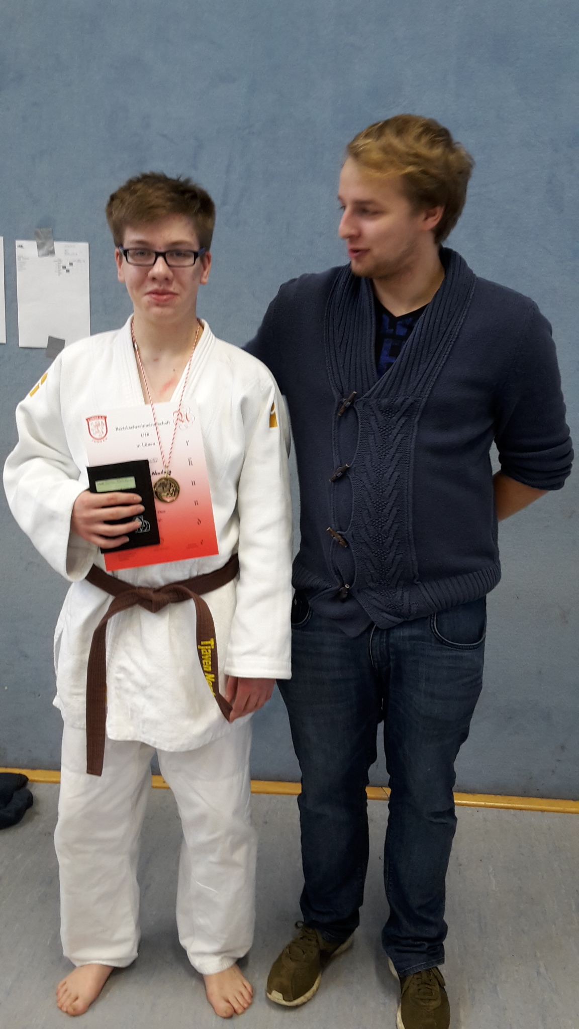 Tjaven Nentwig und sein Trainer.