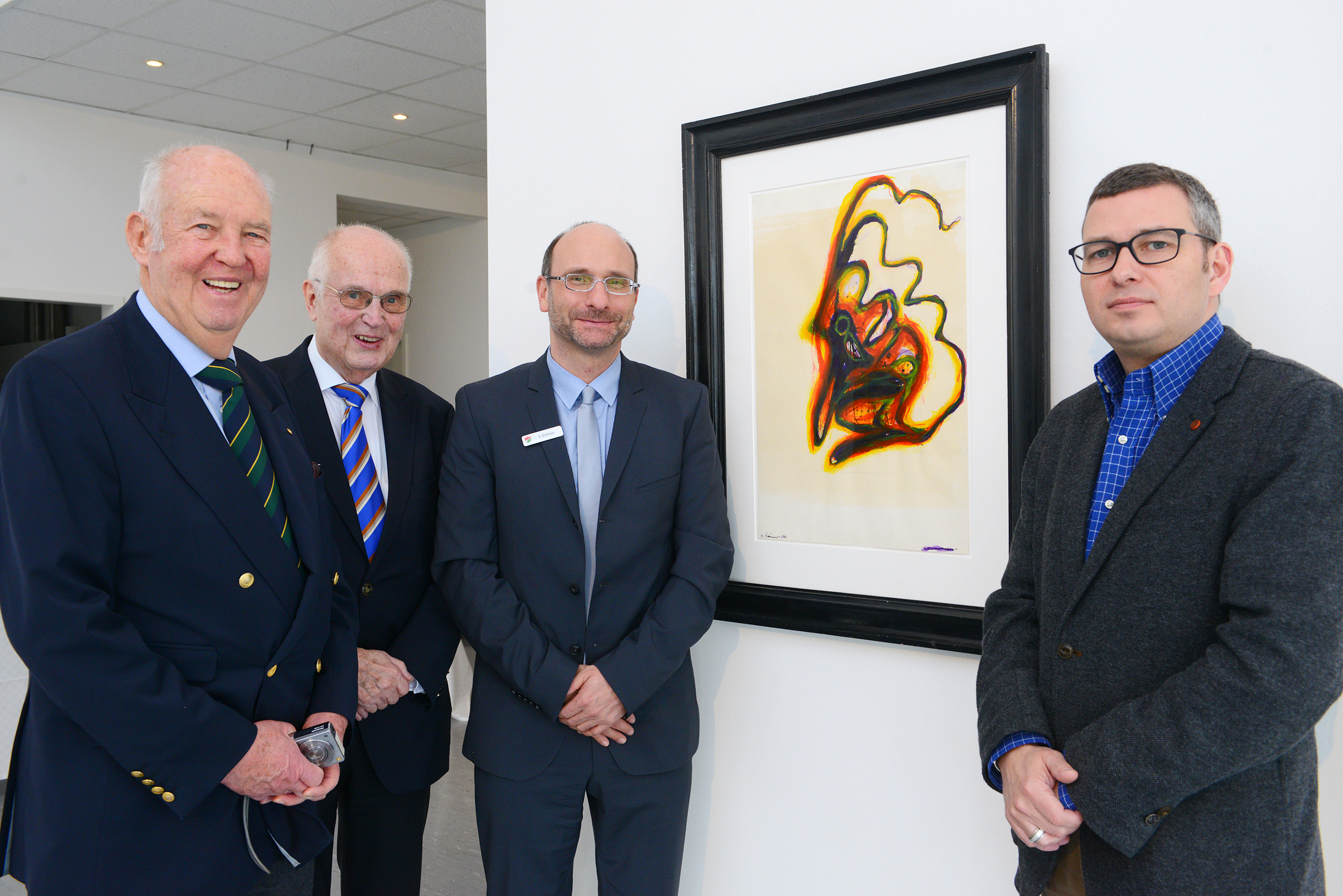 Freuen sich auf die Ausstellung mit Werken von Arnulf Rainer: Karlernst und Hans-Jürgen Braun vom Gewerbepark-Süd, Kulturdezernent Sönke Eichner und Kurator Stefan Skowron (v.l.n.r.). Foto: Michael de Clerque