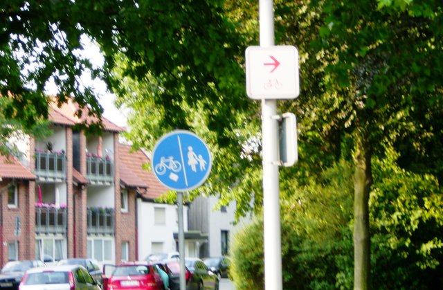 3.Bild Pfeil Ecke Westenmauer/Edelkirchhof