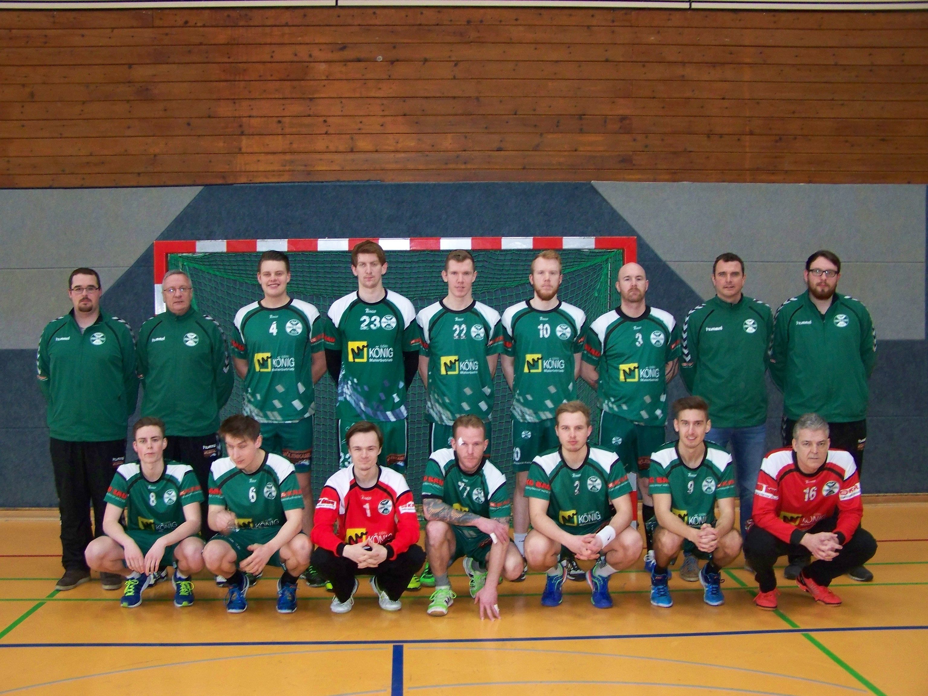 SC Phönix Essen, Handball Mannschaft 1M (Photo Marx), hinten, v.l.: Marvin Nick Begleiter, Frank Fortkamp Co. Trainer, Paul Höll, Pascal Ocklenburg, Florian Kexel, Christian Kexel, Rene Leibold, Dennis Schwätzer Trainer, Jannick Berlik, davor, v.l.: Felix Heckner, Jan Lukas Maggas, Cedric Fortkamp, Andre Litawe, Simon Lorenz, Mario Mandusic, Stephan Theis, es fehlt Felix Hefer