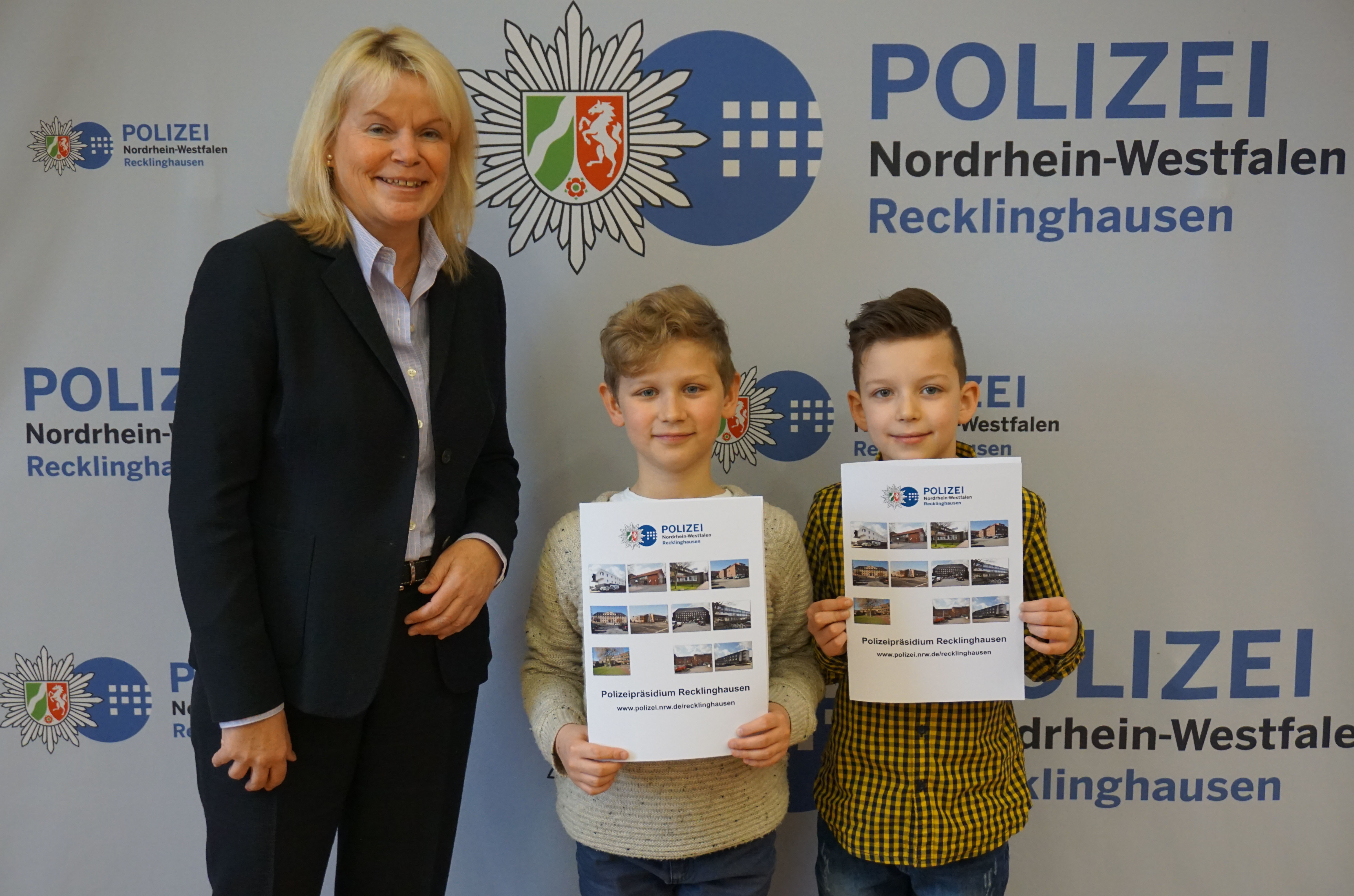 Frau Zurhausen, Enes und Mert. Foto: Polizei Recklinghausen