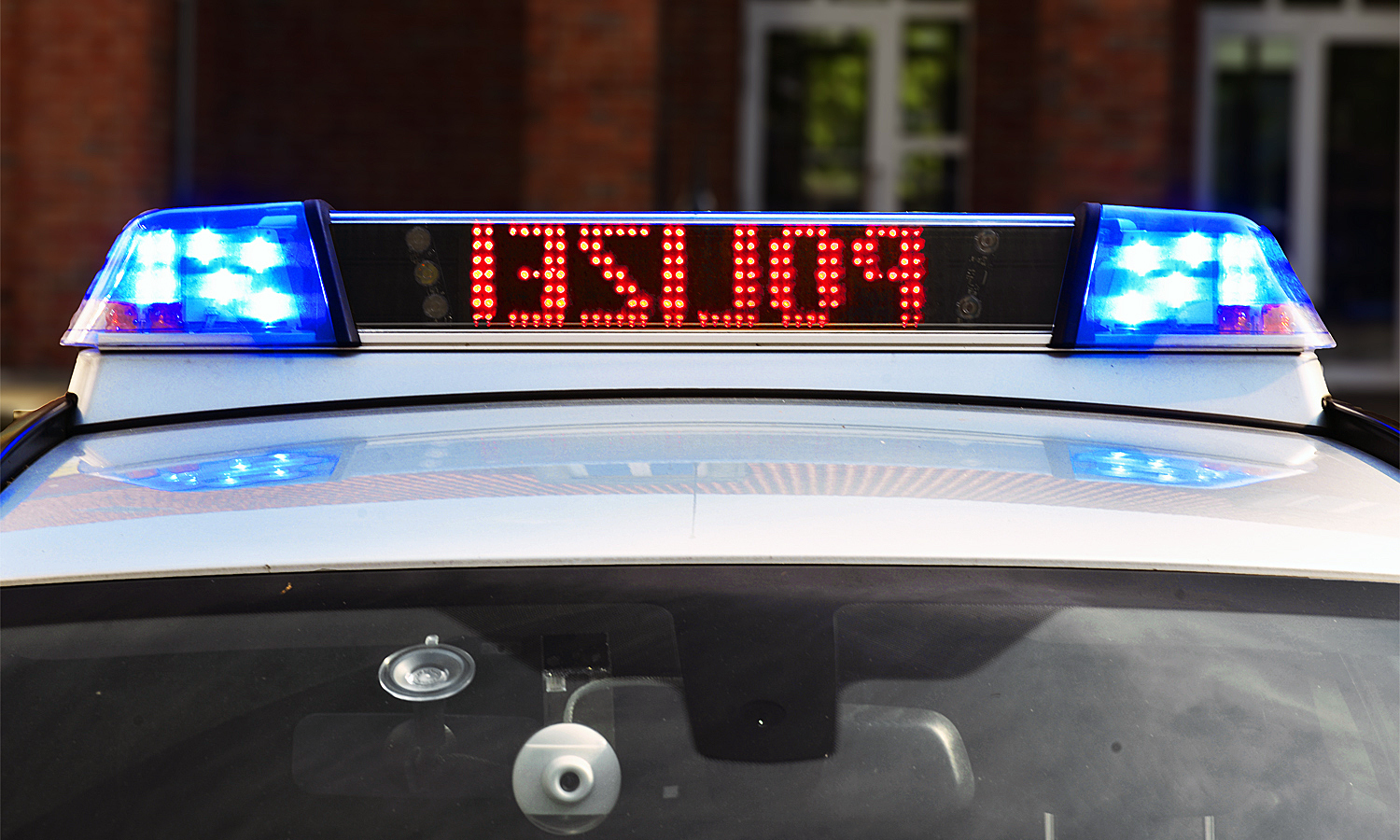 Waren es Schüsse, die am Abend des 20. Februar die Scheibe eines Linienbusses in Gladbeck zerstörten? Die Polizei ermittelt derzeit noch.