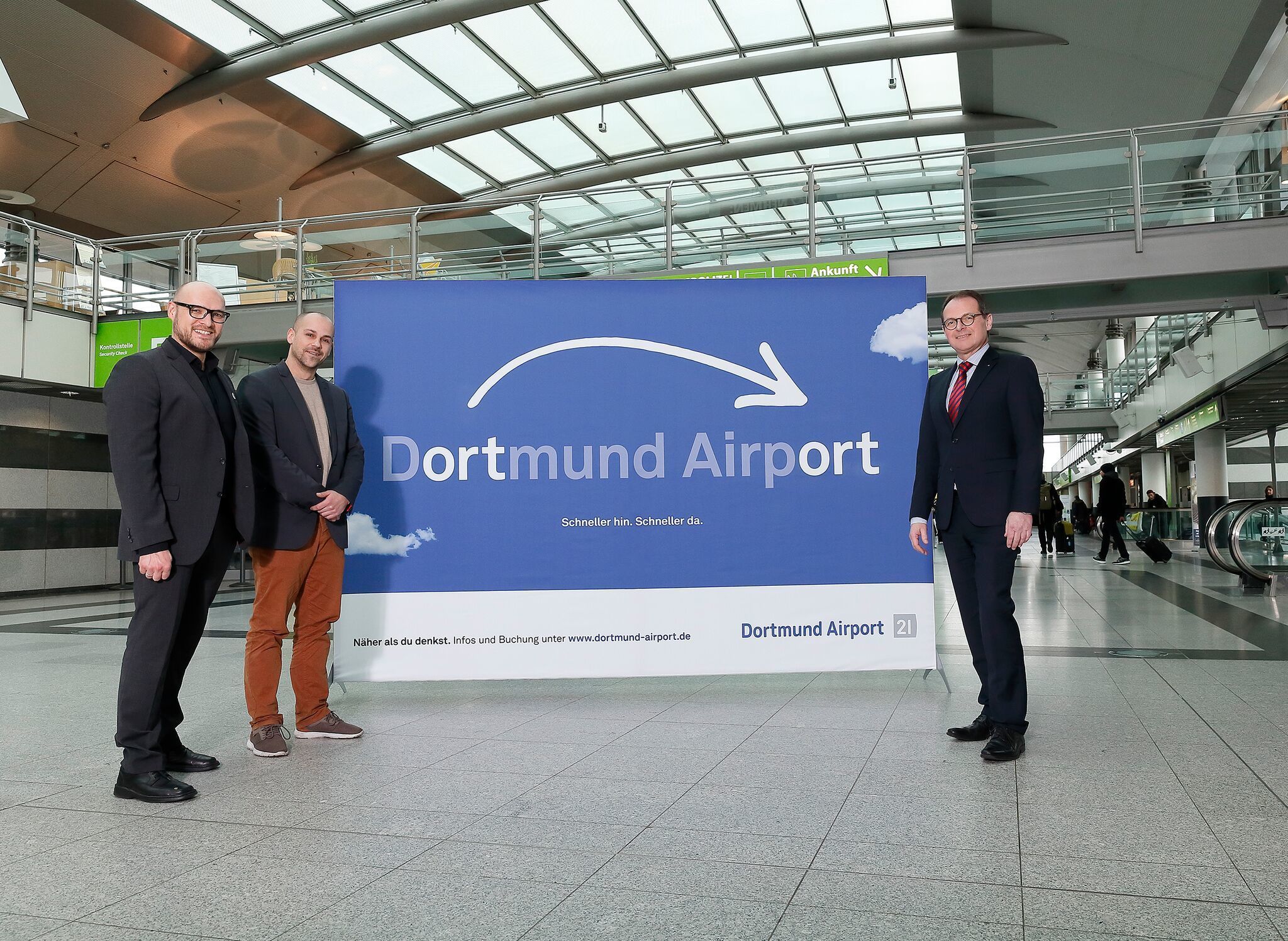 Flughafen-Geschäftsführer Udo Mager präsentiert mit der Partner-Agentur MOSAIK MANAGEMENT ein neues Leitmotiv.
