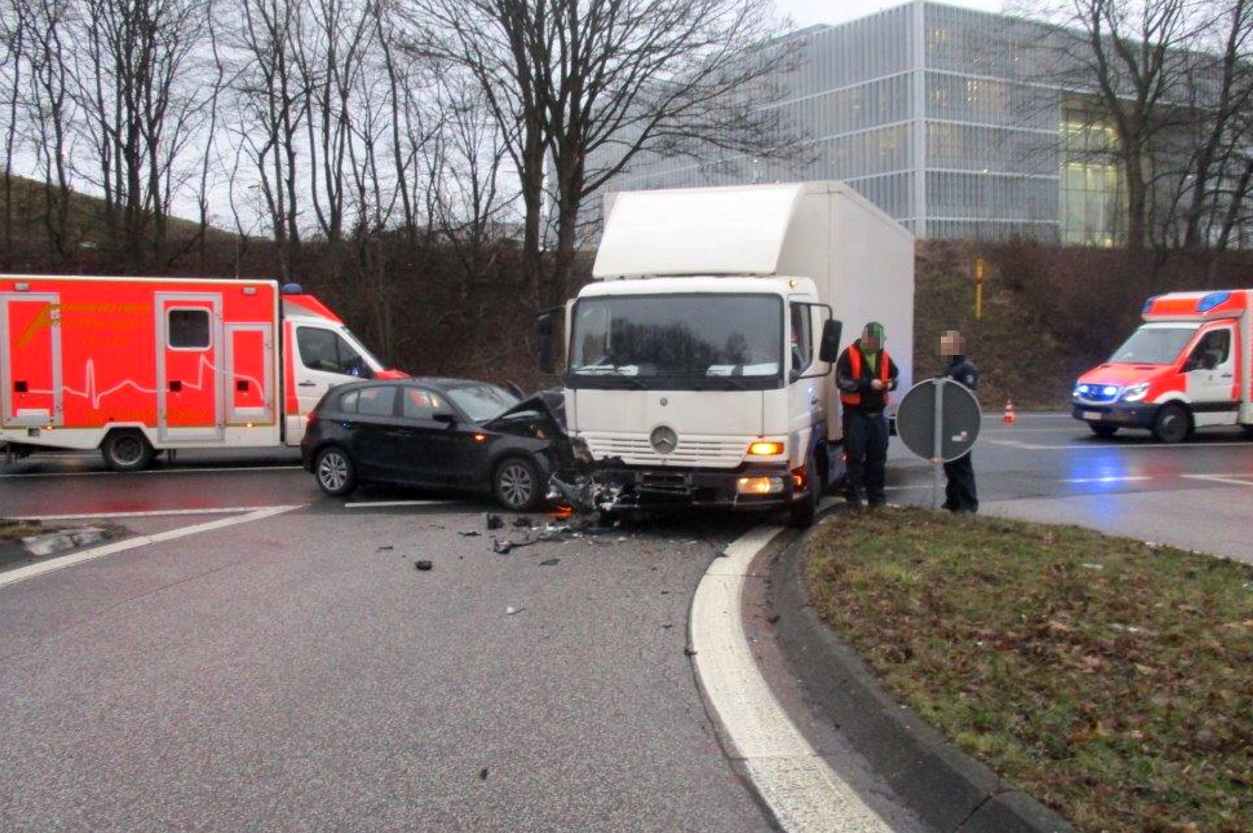 Hoher Sachschaden entstand beim Unfall am Volmeabstieg.