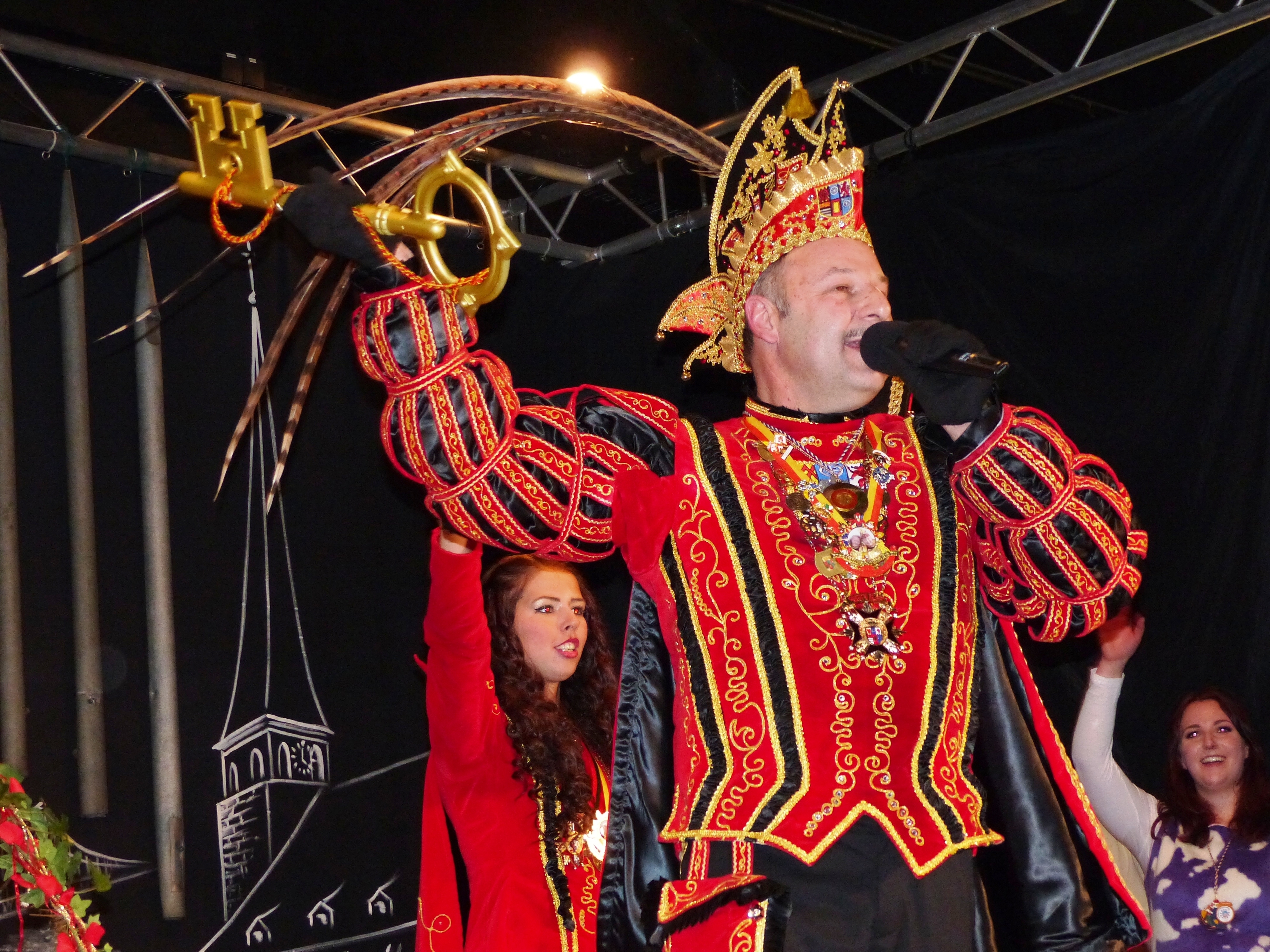 Ein Foto aus der Session 2014/2015: Damals hatte nicht nur der Stadtprinz Max Fischer viel Spaß beim Eppinghofer und Styrumer Gemeindekarneval (Archivfoto Emons)