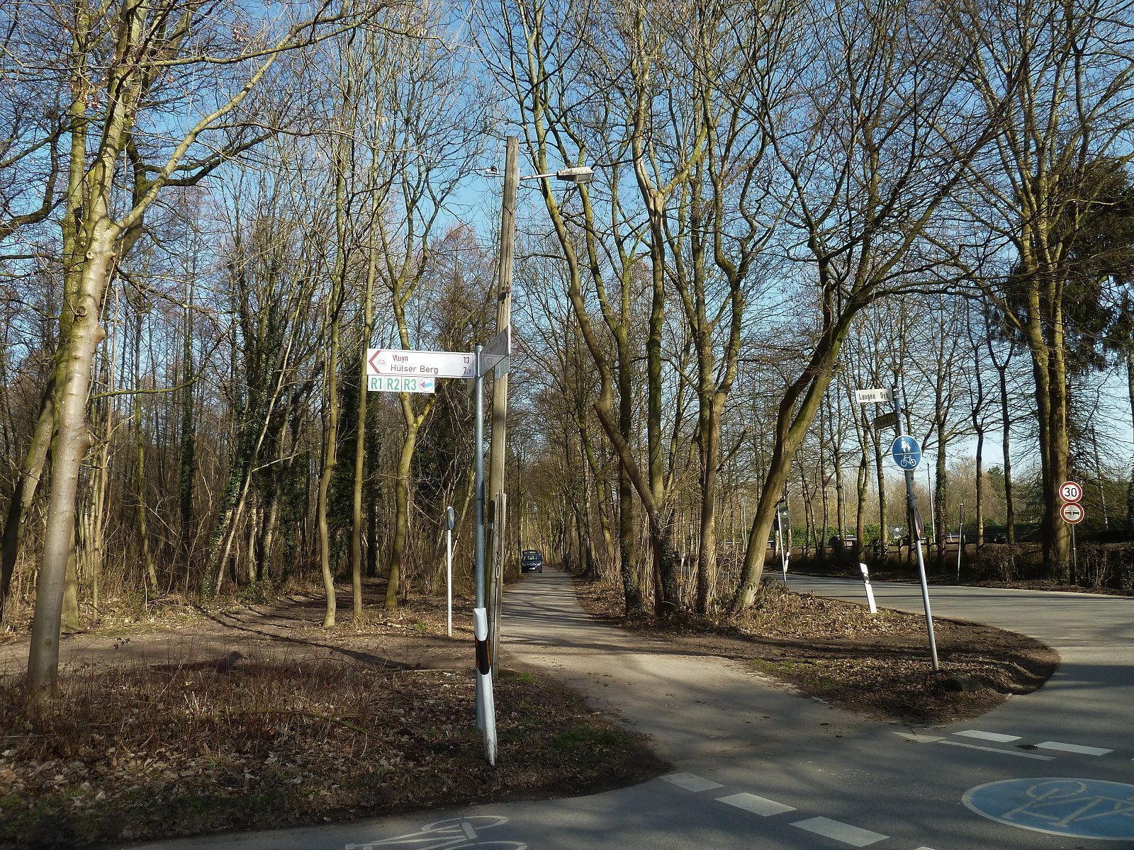 Schilder, hier für Radfahrer, weisen den rechten Weg