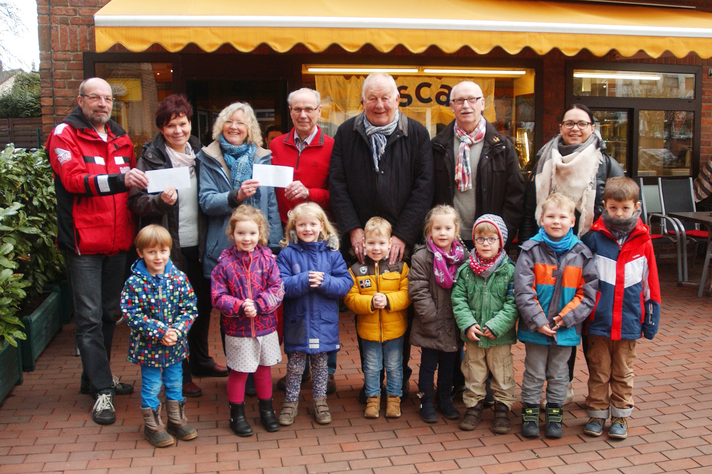 Mit jeweils 700 Euro wurden der evangelische und der katholische Kindergarten Herbede bedacht.