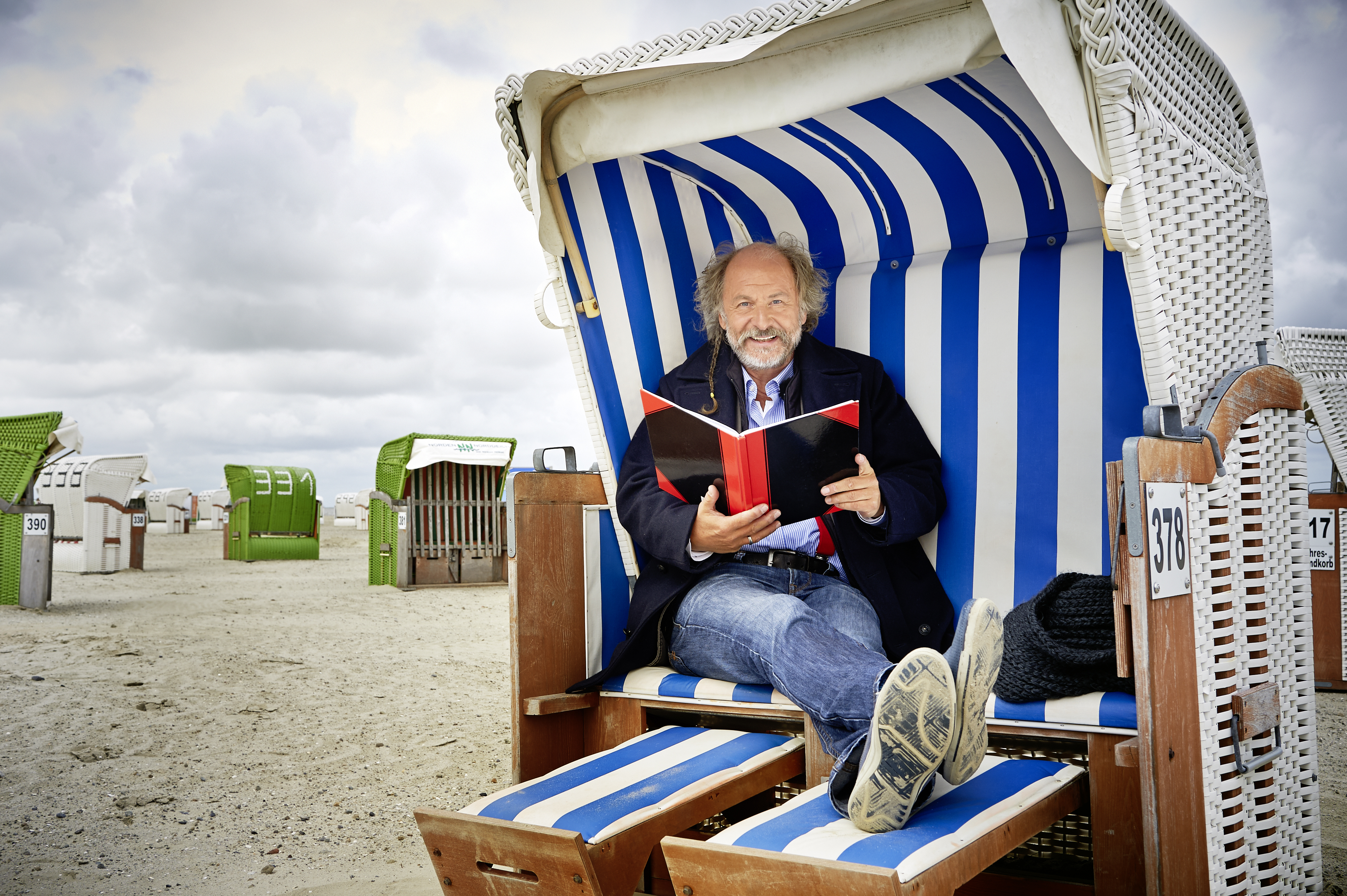 Der Autor Klaus-Peter Wolf führt mit seinem Roman „Ostfriesentod“ die Spiegel-Bestsellerliste an. Nun liest er auch in Bottrop. Foto: privat