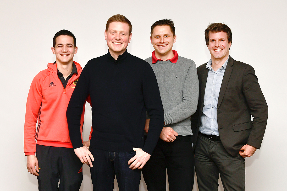 Jannis Drewell (Weltcup-Finalist im Einzel der Herren), Jan Wernke (Vorjahressieger im Gr. Preis), Kai Vorberg (Disziplintrainer Voltigieren) und Oliver Schulze Brüning (Turnierleiter SIGNAL IDUNA CUP).