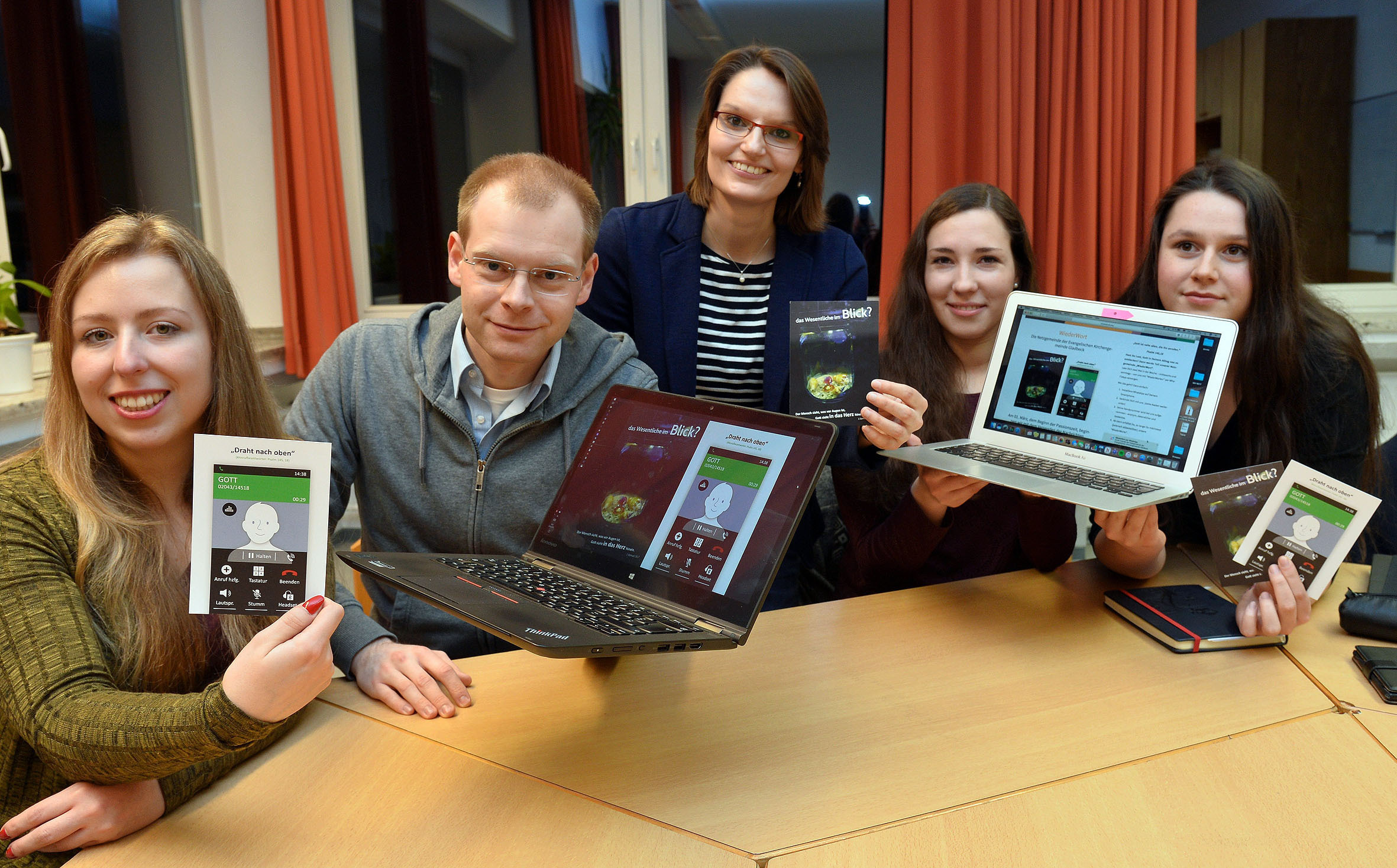 Sie stellten das neue Projekt vor (v.l.): Romina Hesper, Pfarrer Sebastian Amend, Pfarrerin Stefanie Erling, Sophia Barletta und Lisa Peschkes.