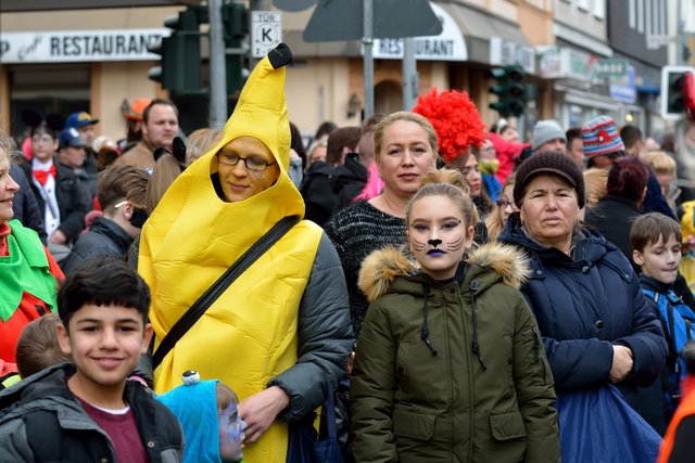 Der Rosenmontagsumzug 2017 in Gelsenkirchen-Erle. Foto Kurt Gritzan