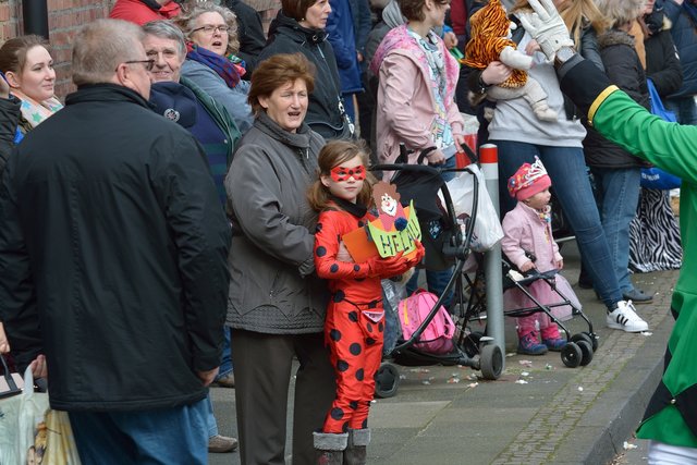 Der Rosenmontagsumzug 2017 in Gelsenkirchen-Erle. Foto Kurt Gritzan