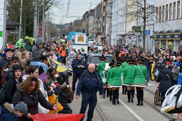Der Rosenmontagsumzug 2017 in Gelsenkirchen-Erle. Foto Kurt Gritzan