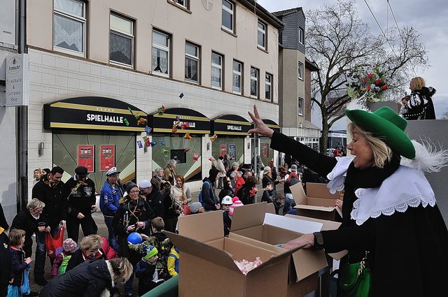 Der Rosenmontagsumzug 2017 in Gelsenkirchen-Erle. Foto Kurt Gritzan
