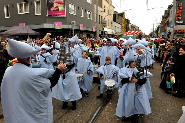 Der Rosenmontagsumzug 2017 in Gelsenkirchen-Erle. Foto Kurt Gritzan