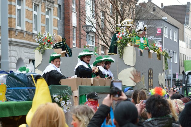 Der Rosenmontagsumzug 2017 in Gelsenkirchen-Erle. Foto Kurt Gritzan