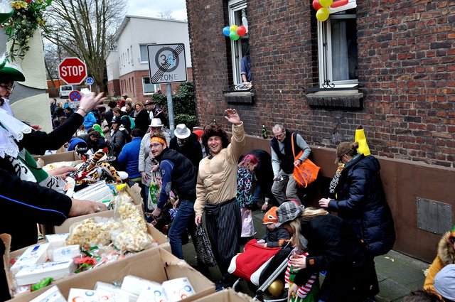 Der Rosenmontagsumzug 2017 in Gelsenkirchen-Erle. Foto Kurt Gritzan