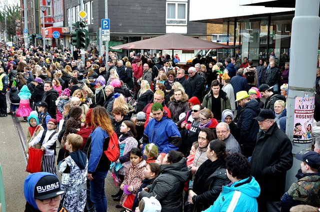 Der Rosenmontagsumzug 2017 in Gelsenkirchen-Erle. Foto Kurt Gritzan