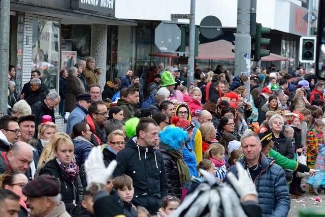 Der Rosenmontagsumzug 2017 in Gelsenkirchen-Erle. Foto Kurt Gritzan