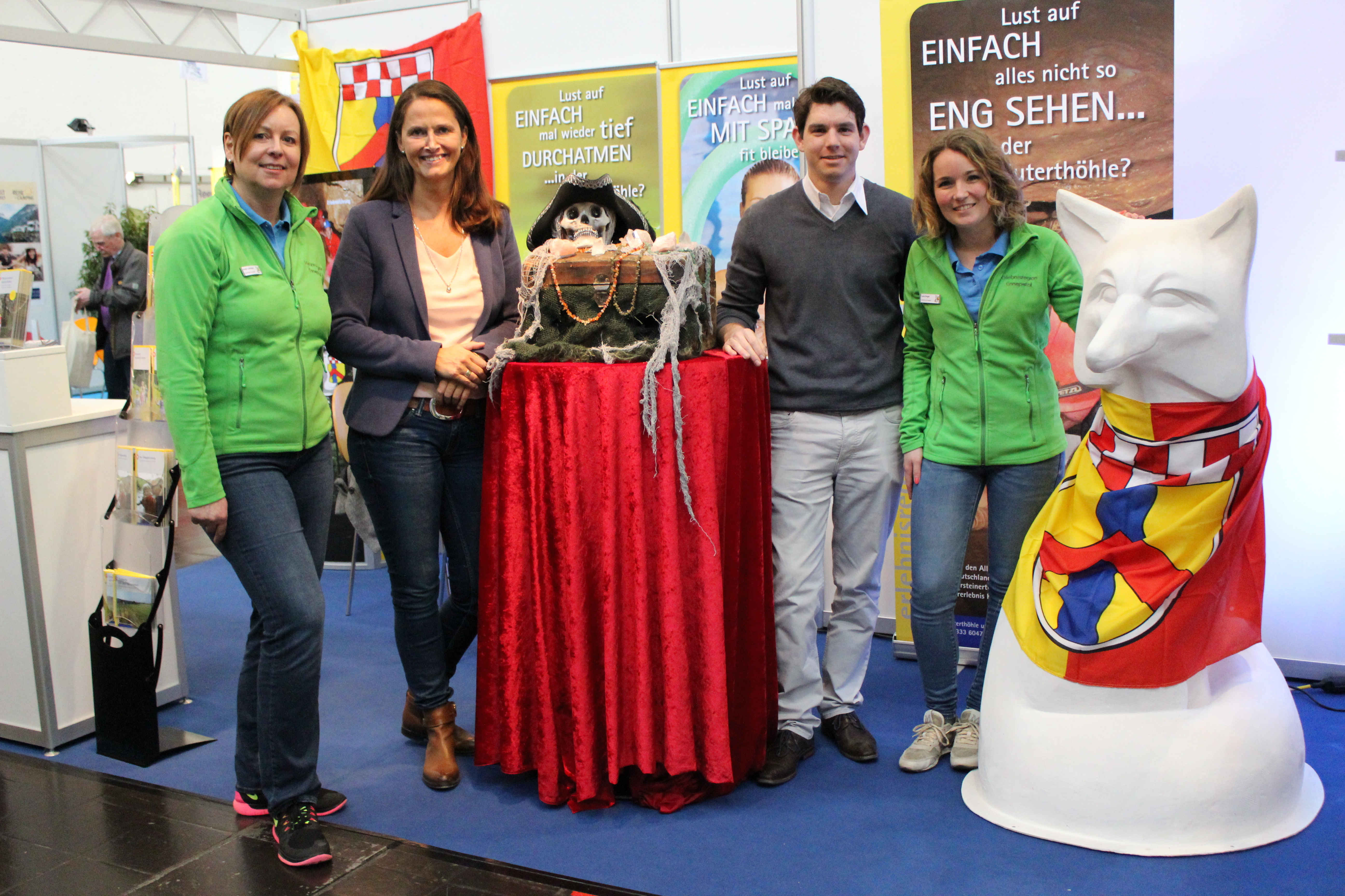 Die Bürgermeisterin und das Team der Kluterthöhle & Freizeit GmbH waren auf der "Reise und Camping" Messe in Essen.