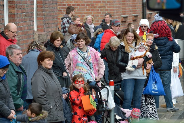 Der Rosenmontagsumzug 2017 in Gelsenkirchen-Erle. Foto Kurt Gritzan