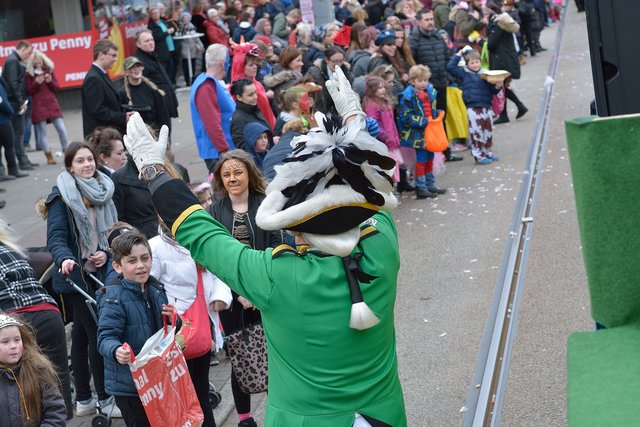 Der Rosenmontagsumzug 2017 in Gelsenkirchen-Erle. Foto Kurt Gritzan