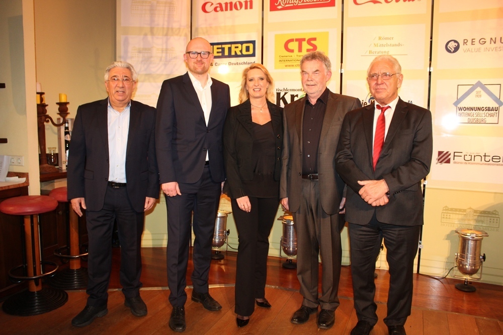 V. links zu sehen: Antonio Pelle, OB Sören Link, Claudia Kleinert, Manni Breuckmann und Rolf Milser