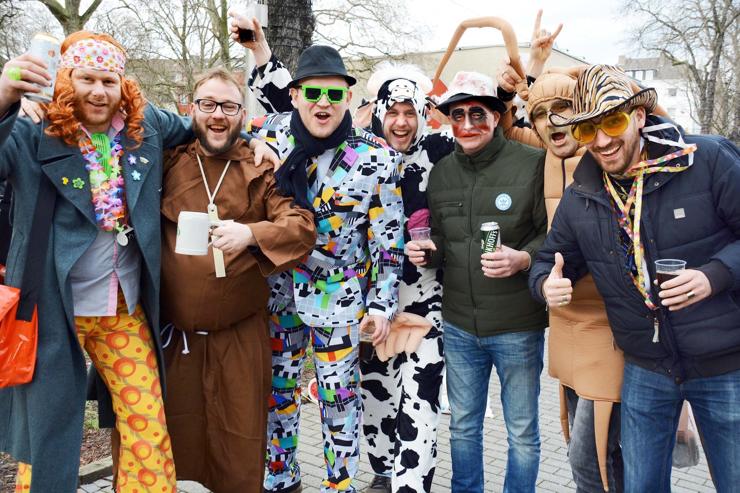 Gute Stimmung herrschte beim Rosenmontagszug auf dem Ostwall.