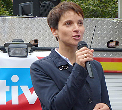 Frauke Petry kann ihre Auszeichnung als „Pannekopp des Jahres“ abholen. Archiv-Foto: Christian Loose