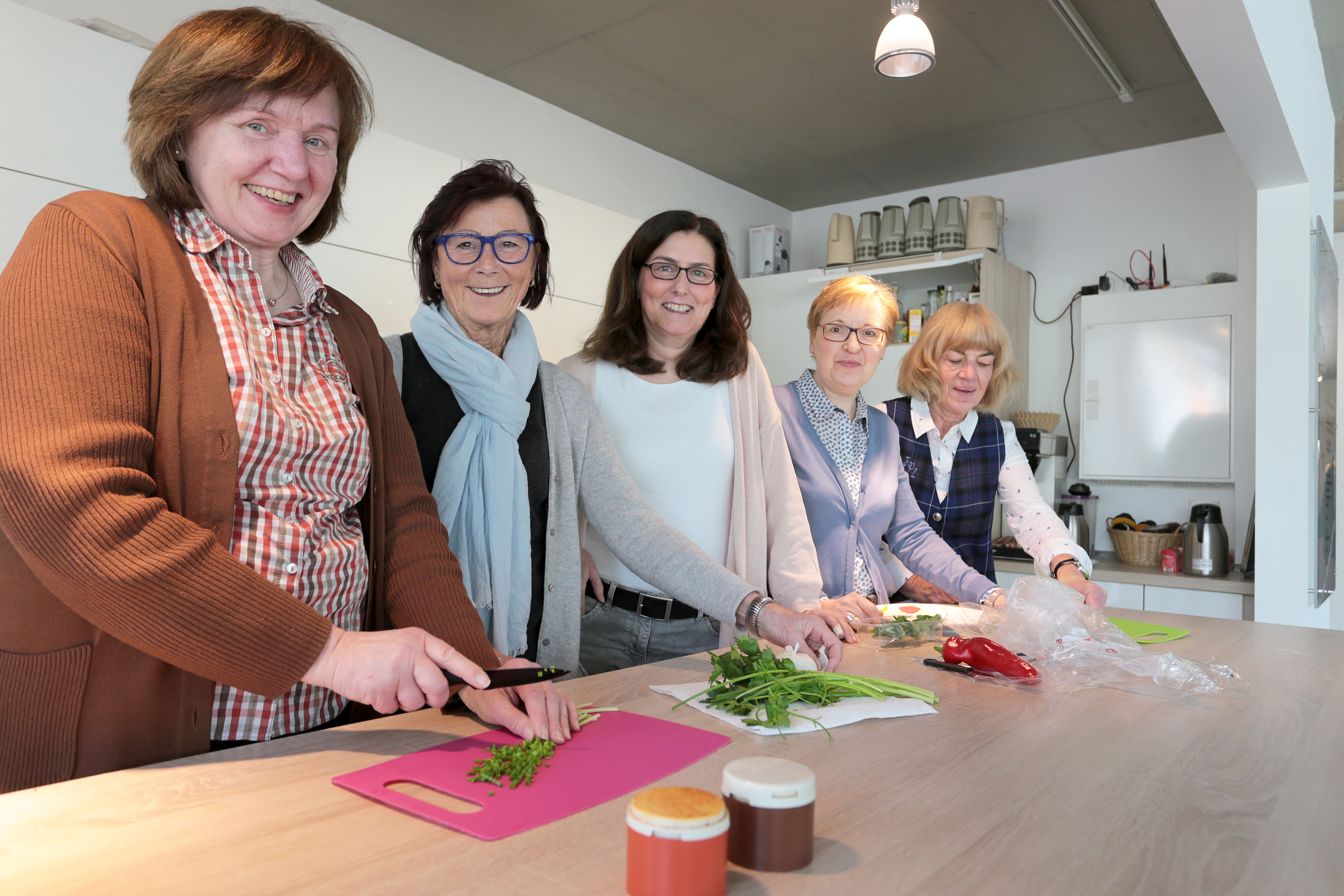 Der Kochclub bei der Arbeit.