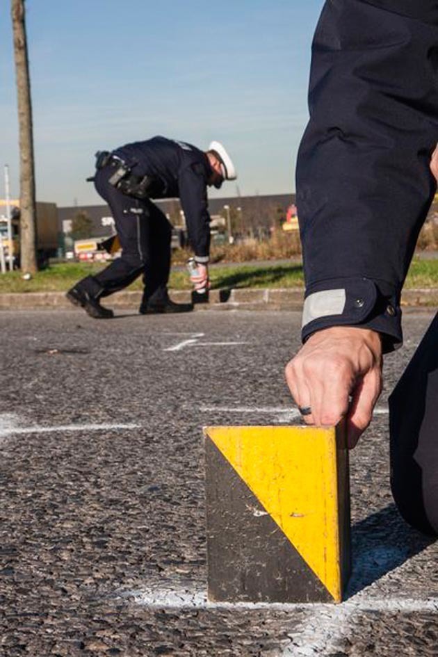 KFZ Unfallaufnahme, Abwicklung, Monobild Verfahren
im Auftrag des MIK NRW, Foto:
Jochen Tack