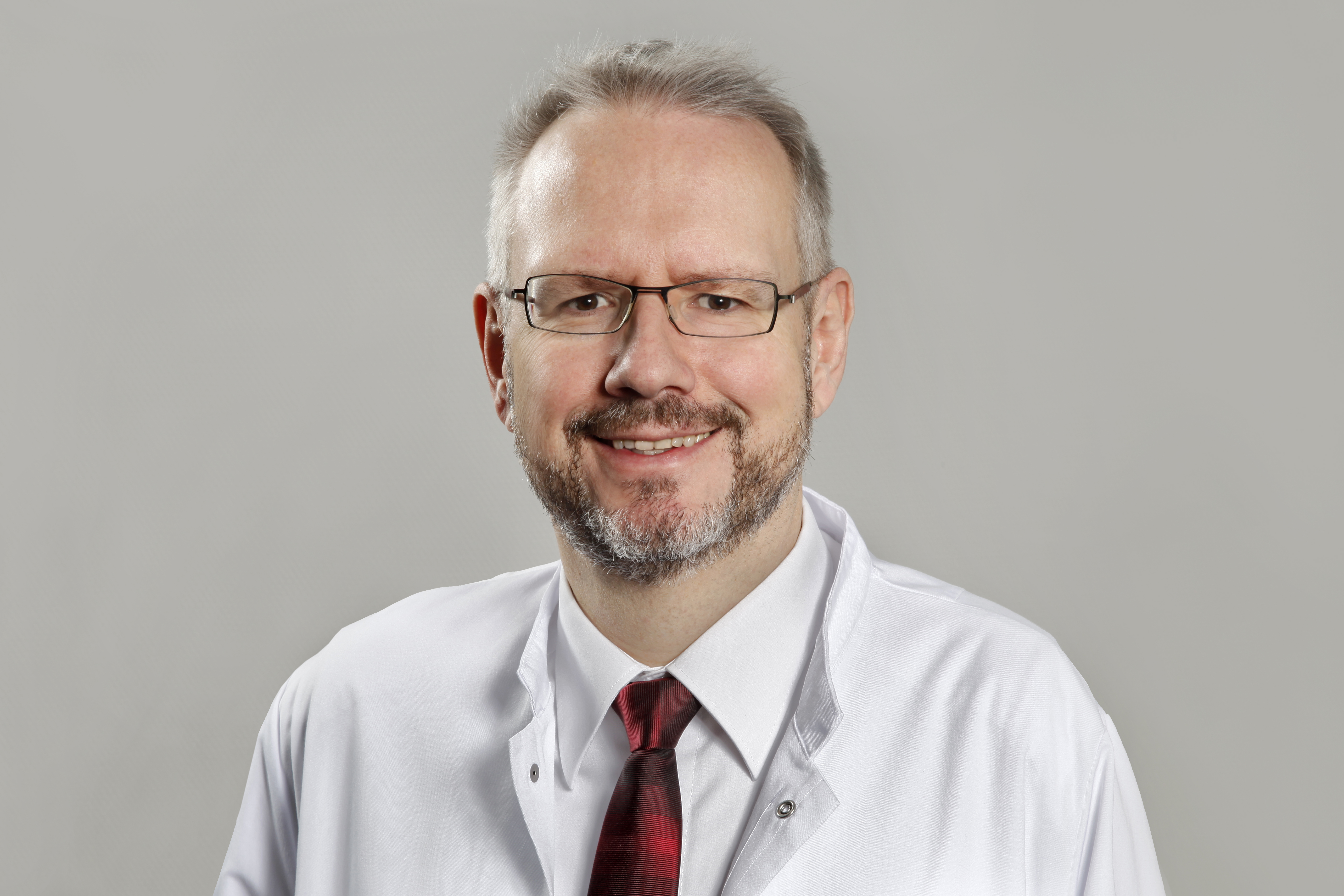 Dr. Dr. Marcus Rottmann ist Chefarzt der Klinik für Angiologie, Diabetologie, Kardiologie, Allgemeine Innere Medizin und Intensivmedizin am Hellmig-Krankenhaus Kamen. Foto: privat