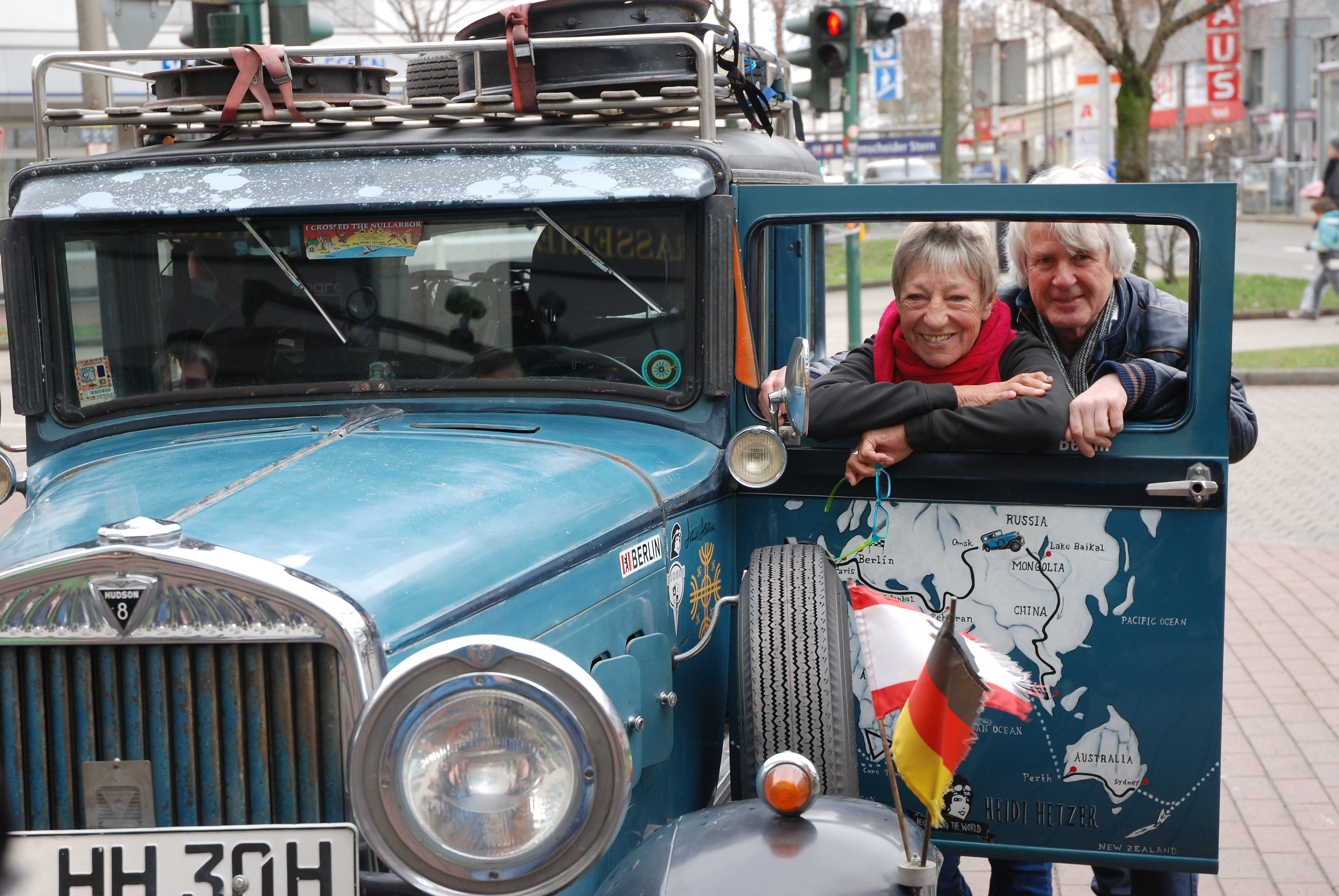 Claudio Schlegtendal begrüßte seine Freundin Heidi Hetzer in Essen. Fotos: Hubernagel