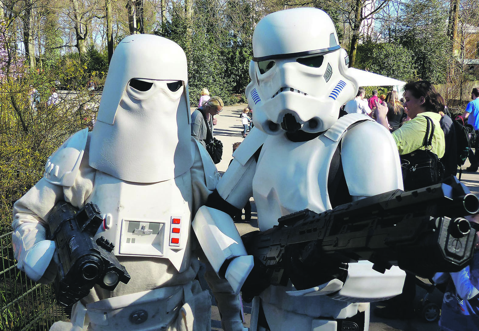 Stormtrooper erobern am Sonntag den Zoo.