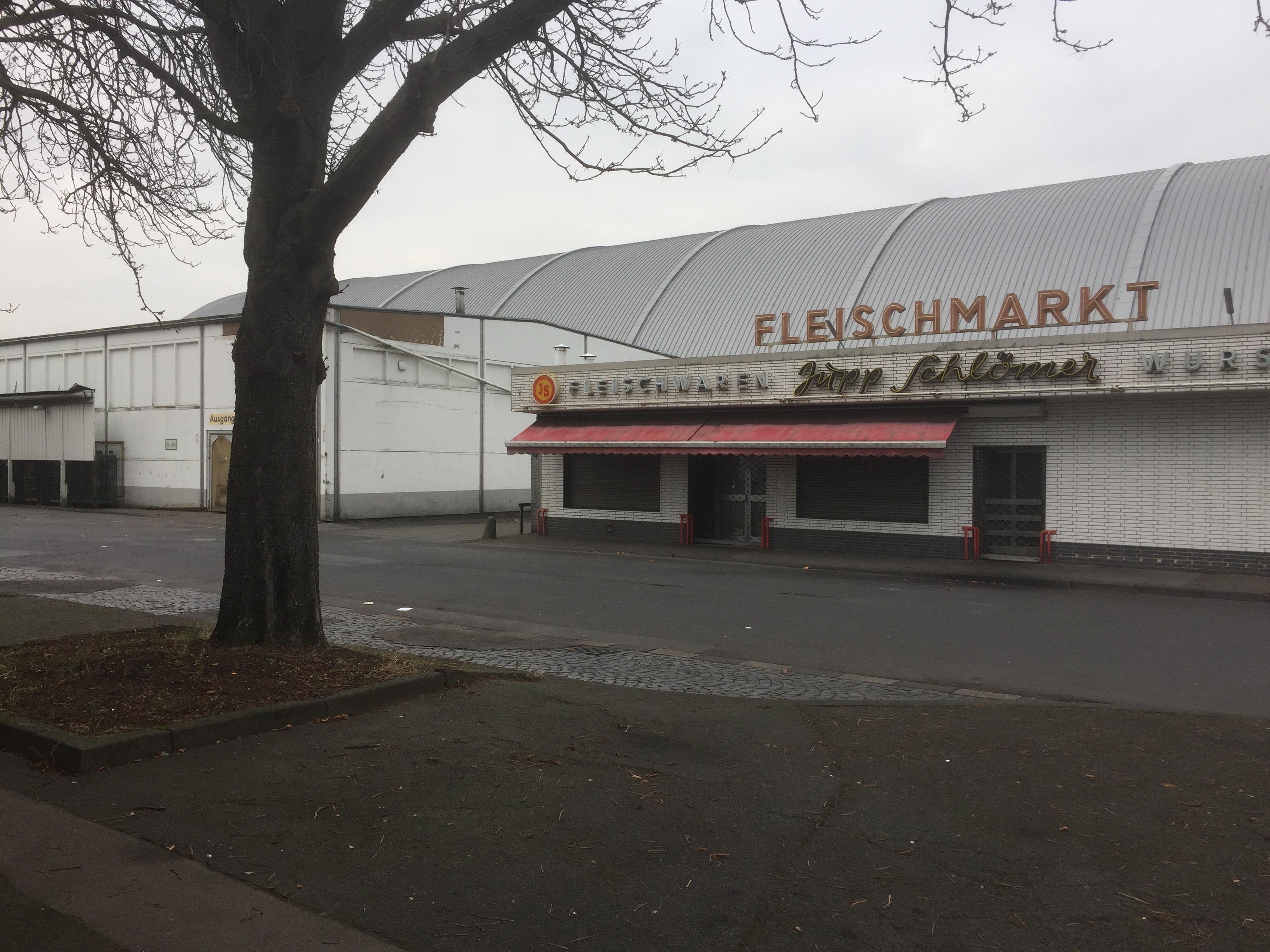 Köln: Freie Wähler fordern Bleiberecht des Großmarkts im Süden.