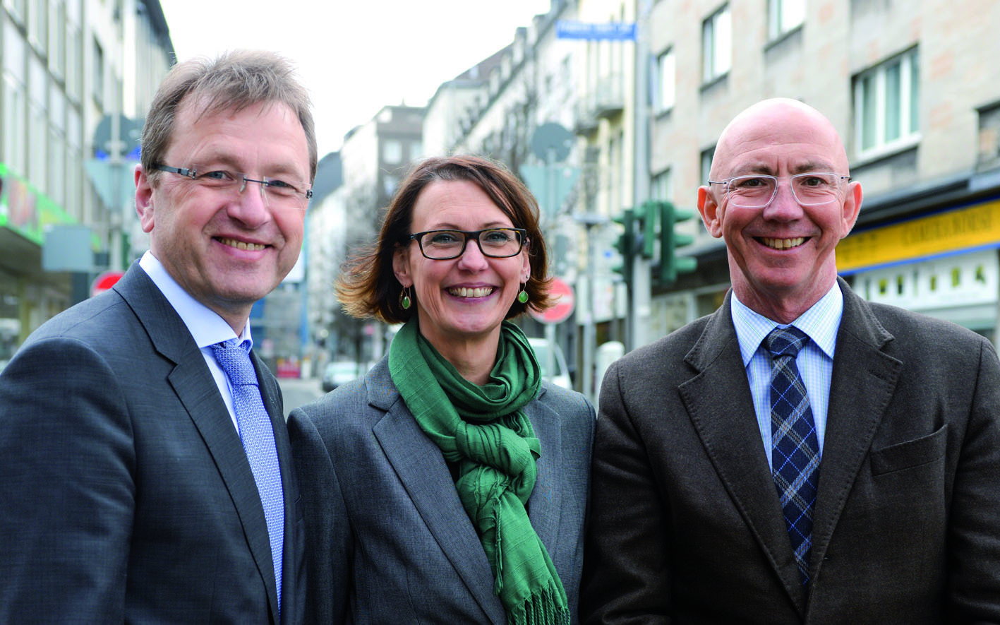 Die neue Citymanagerin Gesa Schäfer-Delija mit Jürgen Schnitzmeier (Mülheim & Businesse) und Oberbürgermeister Ulrich Scholten.