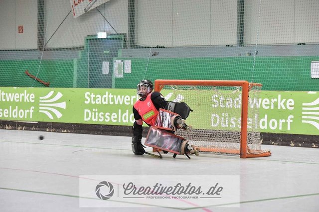 Erwies sich wieder als starker Rückhalt für sein Team: Torhüter Tobias Wahlen | Foto: Ralf Isselhorst