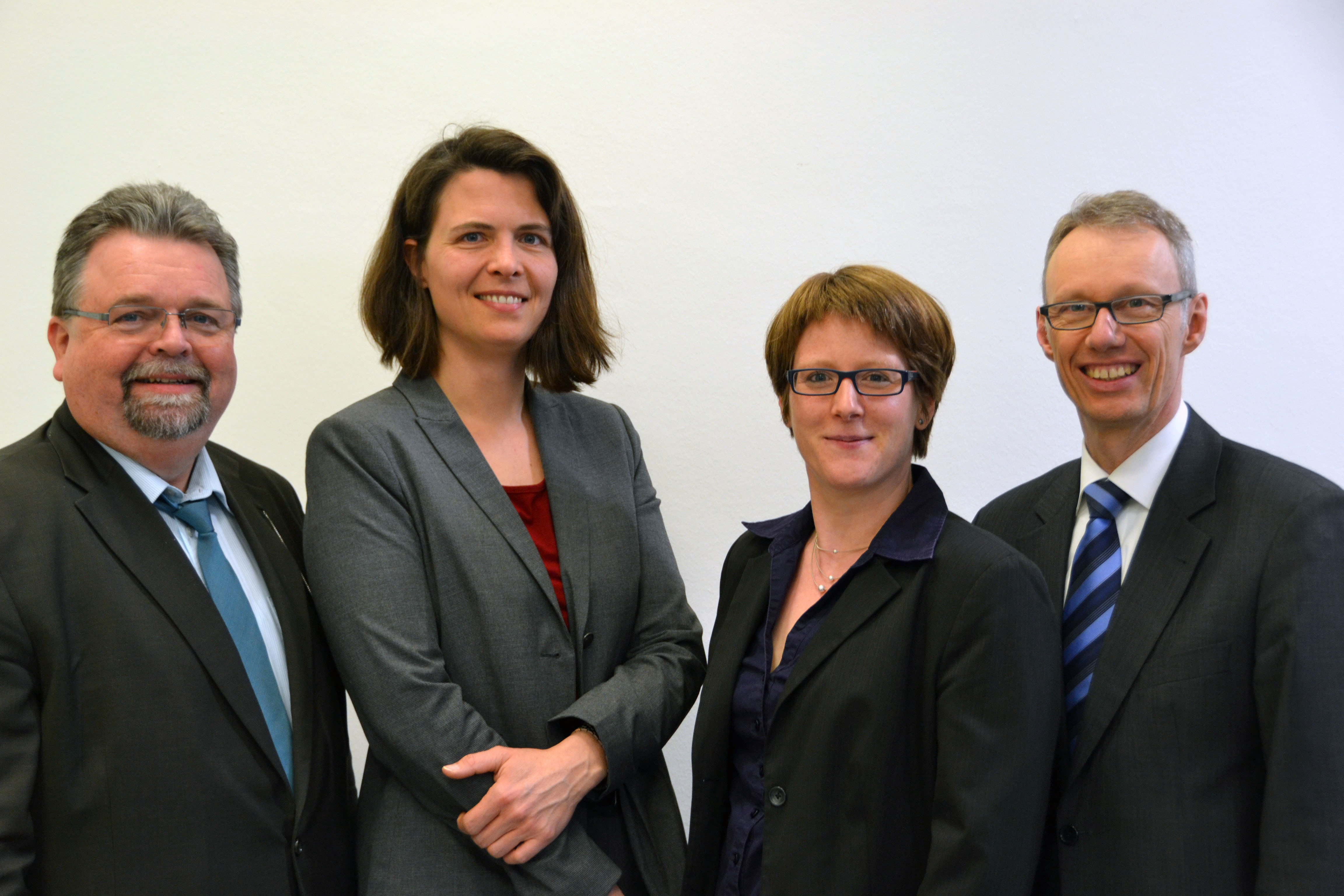 Dr. Iris Escher (2.v.l.) ist neue Vorsitzende des Fördervereins. Helmut Gravert (l.), Geschäftsführerin Anica Althoff und Dr. Michael Dannebom hießen die neue Vorsitzende im Vorstand willkommen.