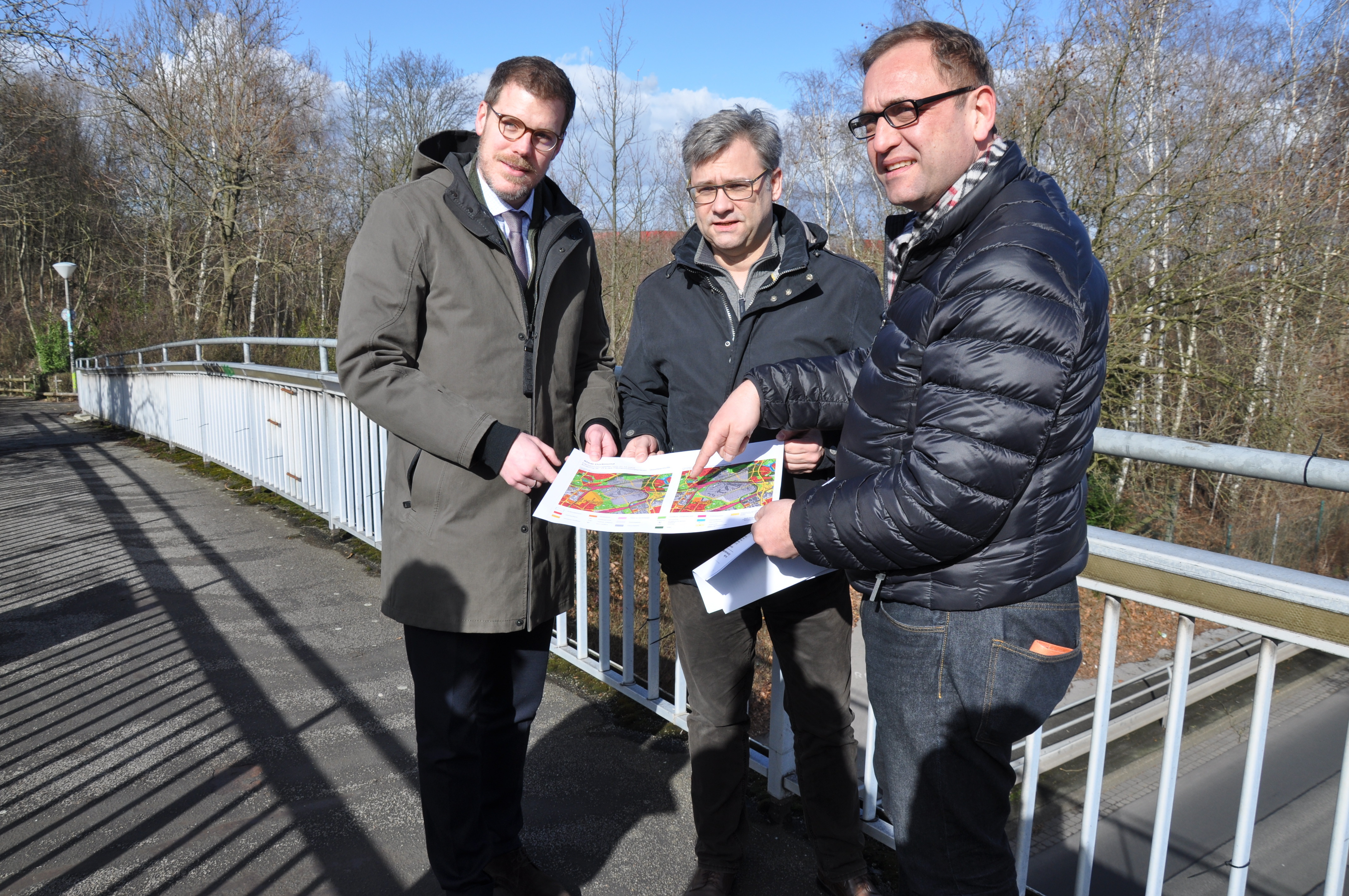 Fordern eine bessere Anbindung der Westfalenhütte mit öffentlichen Verkehrsmitteln (v.l.): Benedikt Penning (wirtschaftspolitischer Sprecher), Thomas Bahr (örtliches Ratsmitglied) und Sascha Mader (verkehrspolitischer Sprecher) von der CDU-Ratsfraktion.