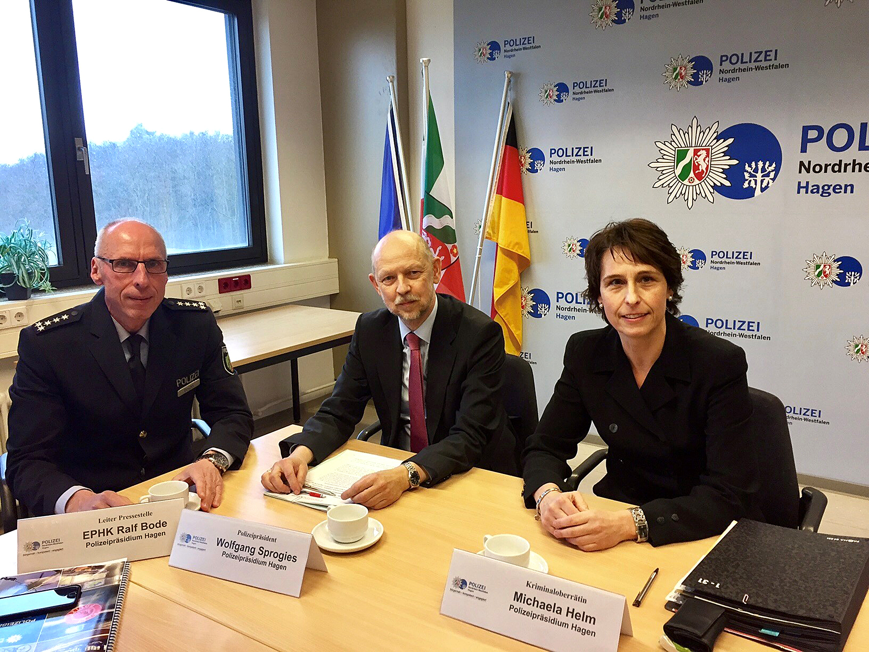 Pressesprecher Ralf Bode, Polizeipräsident Wolfgang Sprogies, Kriminaloberrätin Michaela Helm (v.l.).