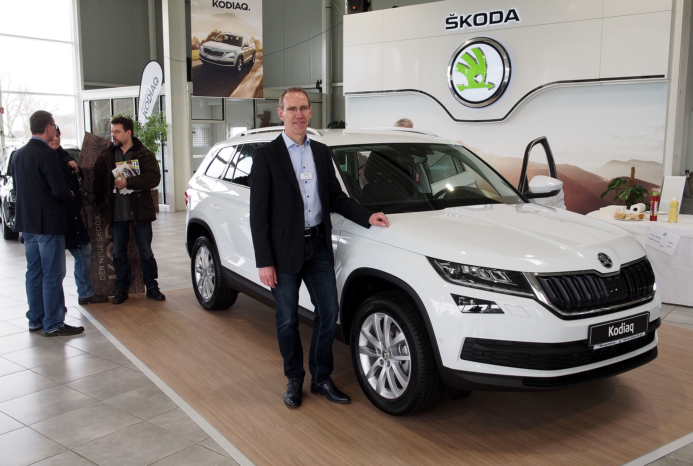 Präsentierte am Wochenende mit seinem Team den brandneuen Skoda Kodiaq: Betriebsleiter Werner Schulte-Lünzum.