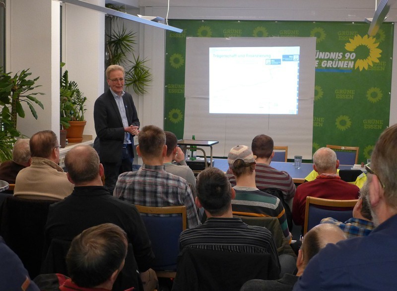 RVR-Planungsdezernent-bei seinem Vortrag zur Entwicklung des Radschnellwegs Ruhr