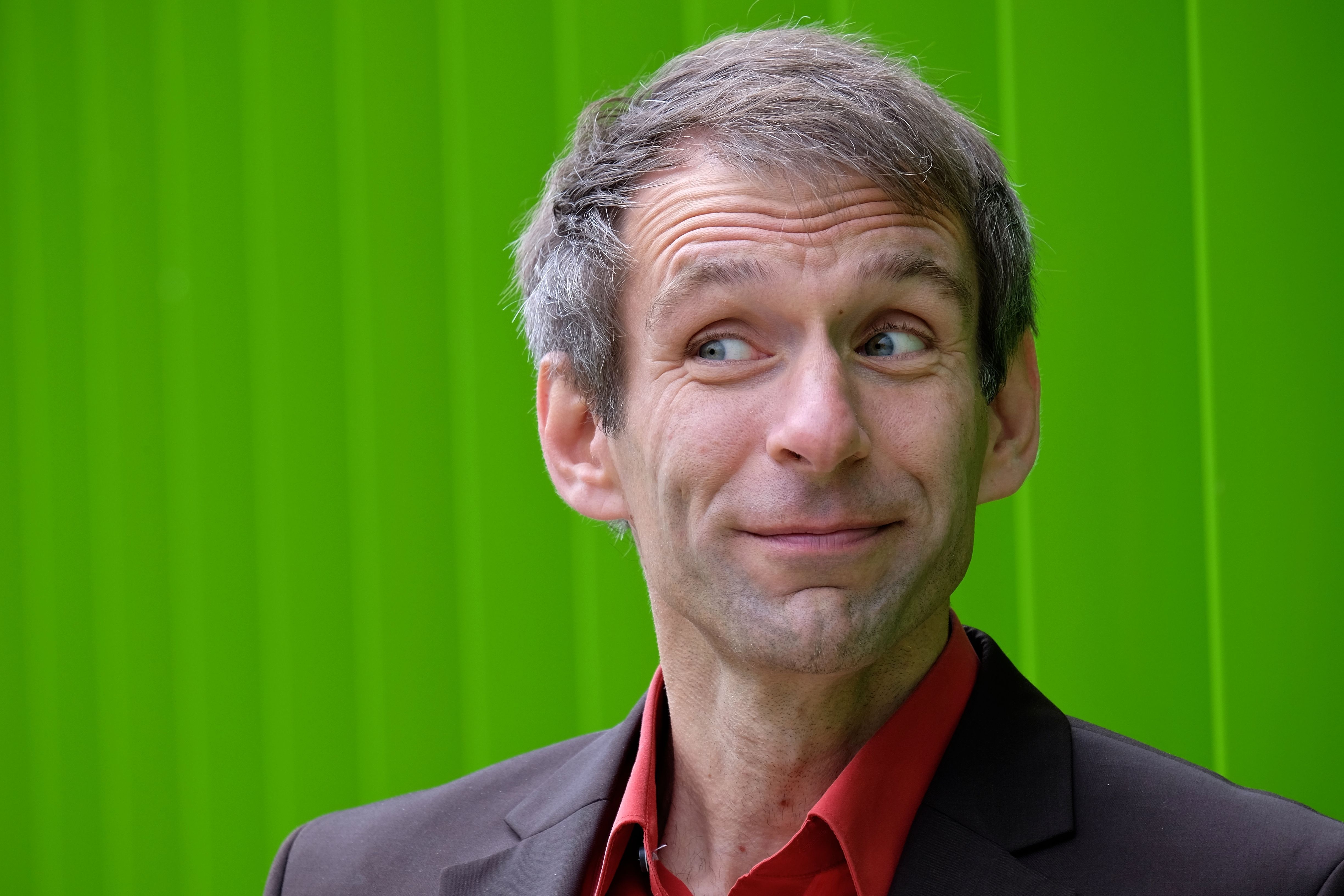 Thomas Philipzen ist auf Solo-Tour unterwegs und am 4. April in der Altstadtschmiede zu sehen. Foto: Stadt