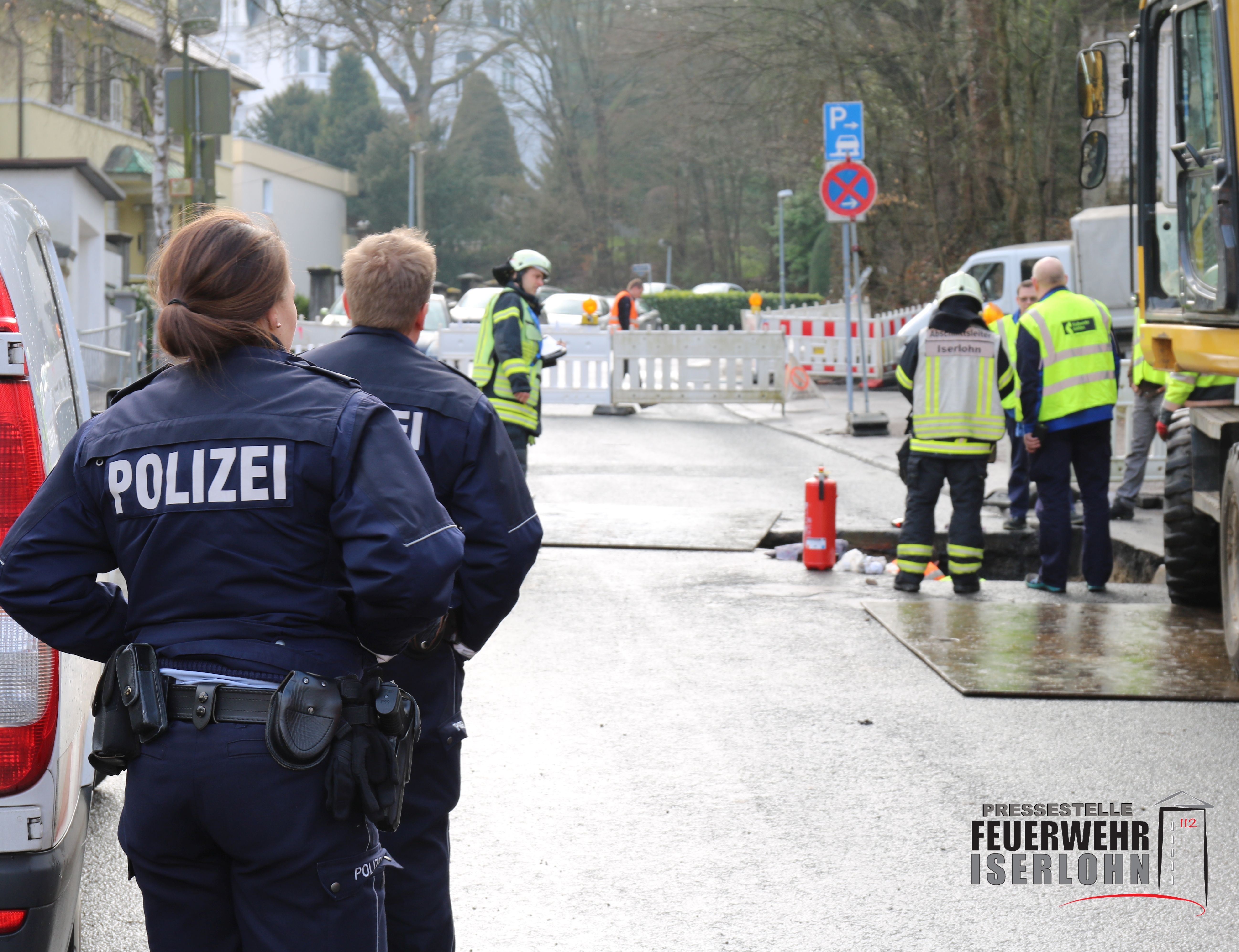 An der Südstraße waren der Löschzug der Berufsfeuerwehr und mehrere Löschgruppen der Freiwilligen Feuerwehr im Einsatz.