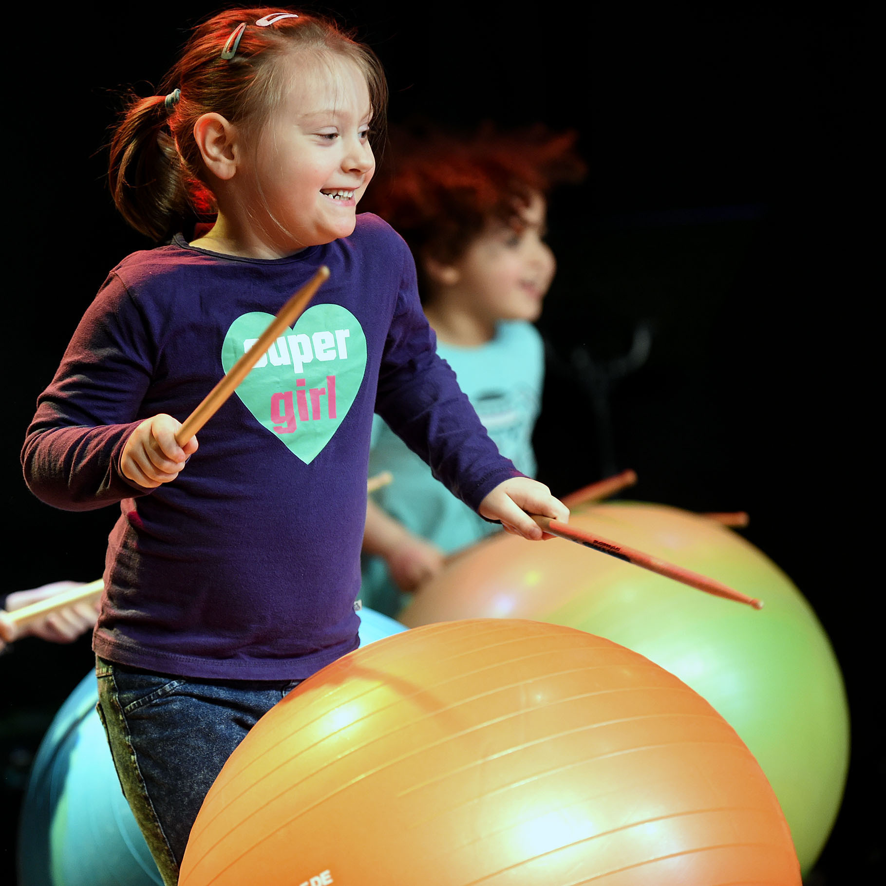 Mit "Drums alive" begeisterten die Kinder der Kita Levinstraße.