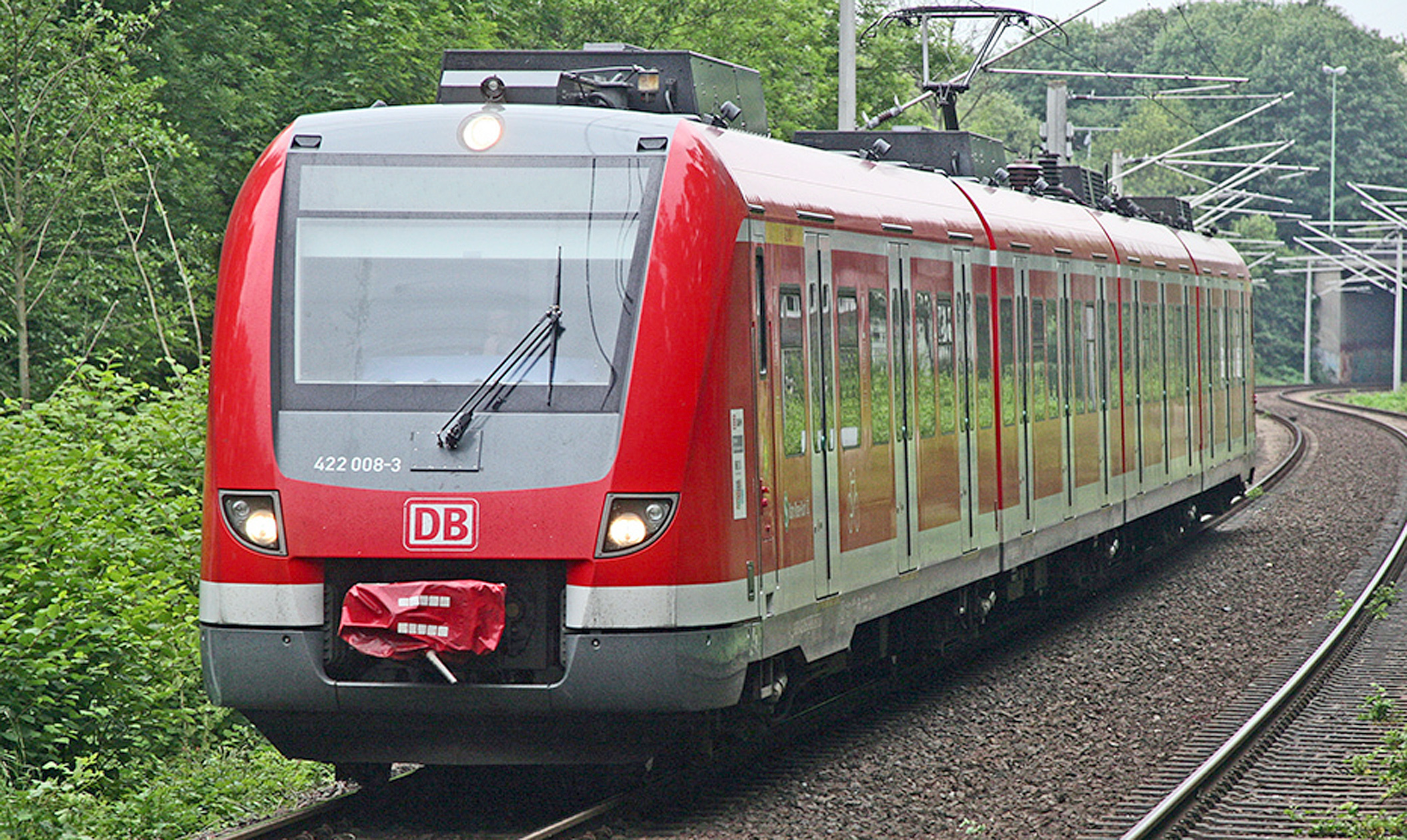 Aufgrund einer defekten Oberleitung sollten Reisende sich vor Antritt ihrer Fahrt online informieren. Foto: LK-Archiv